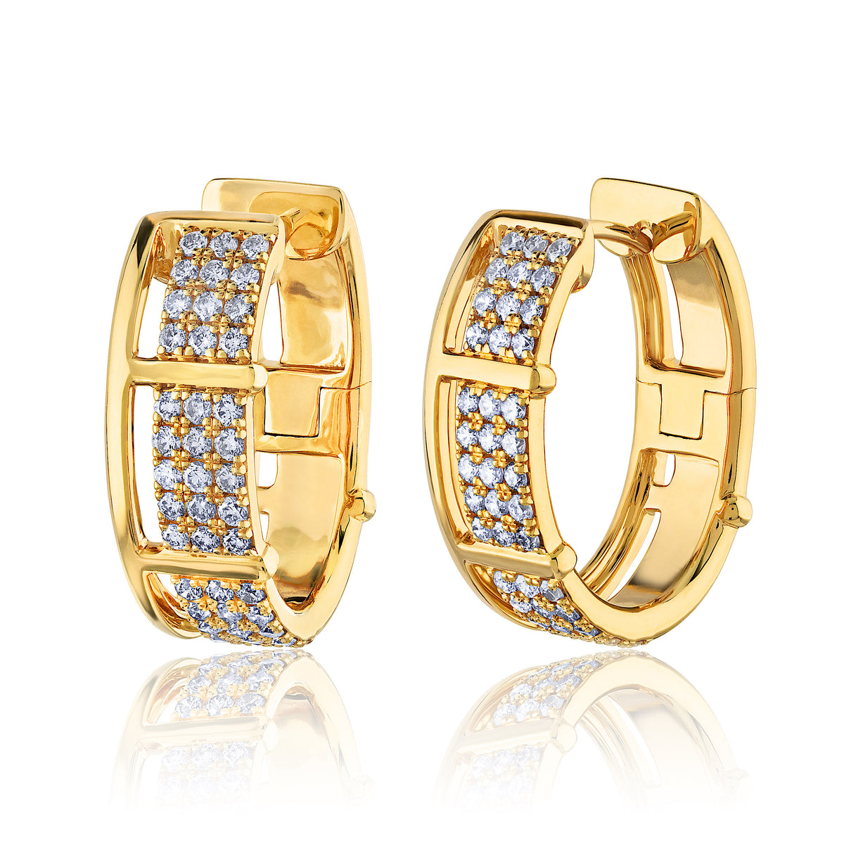 New modernly designed earrings with an easy wearability.