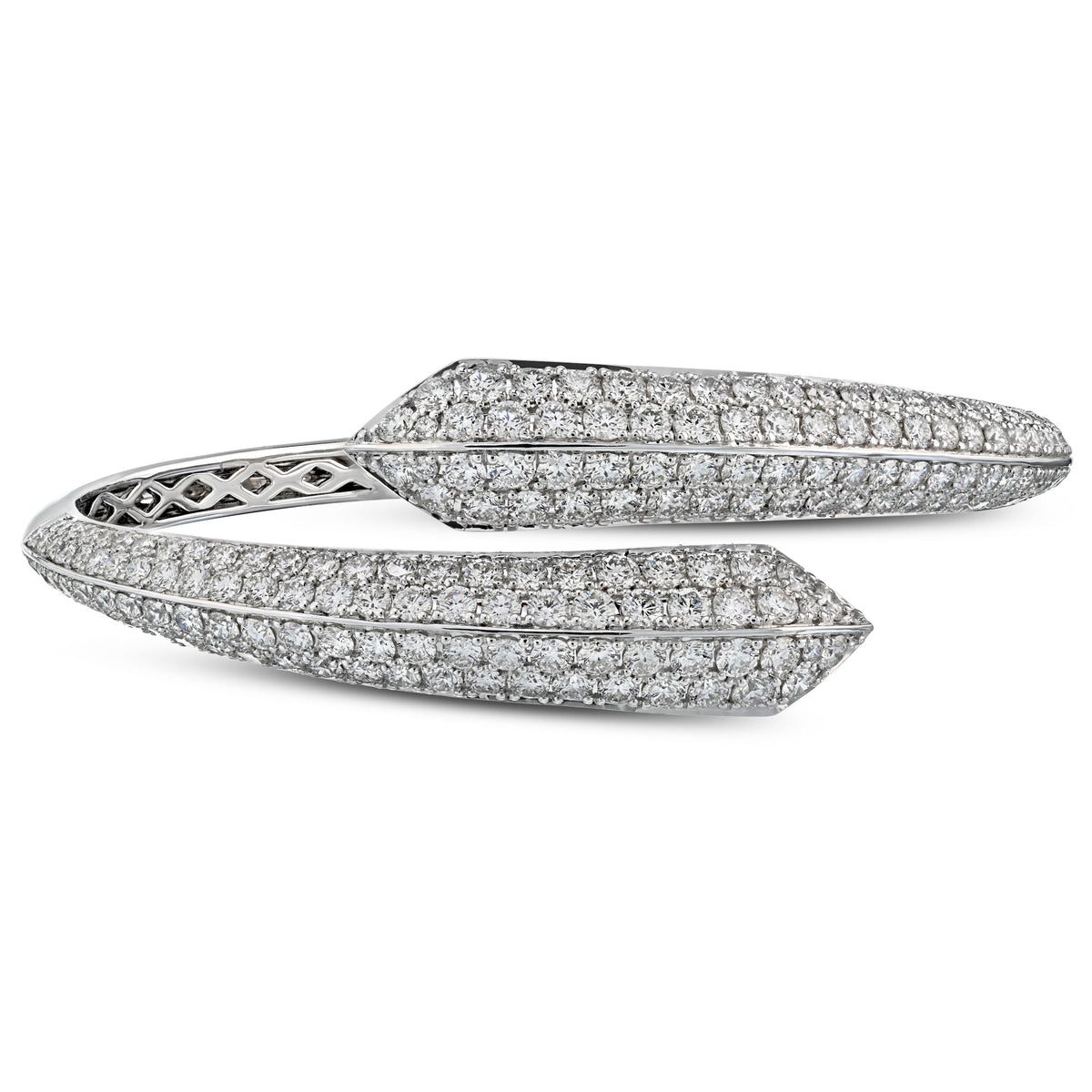 Criss Cross Big Love Arrows Cuff