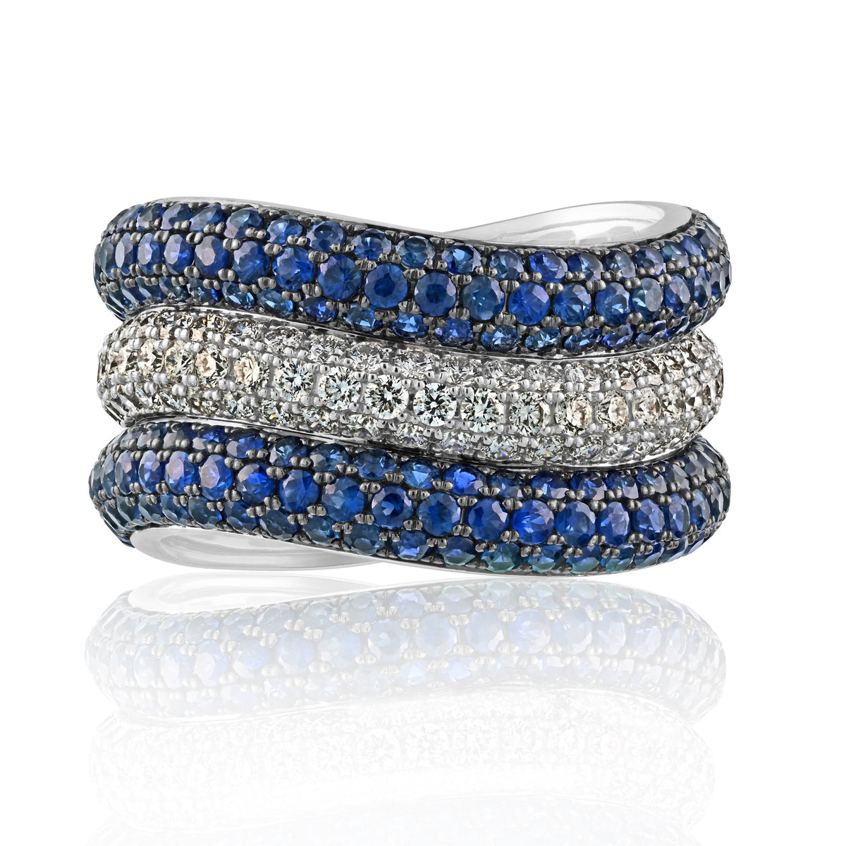 Beautiful and Rich Wavy Ring